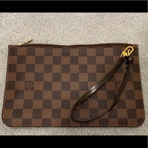 LV Pochette